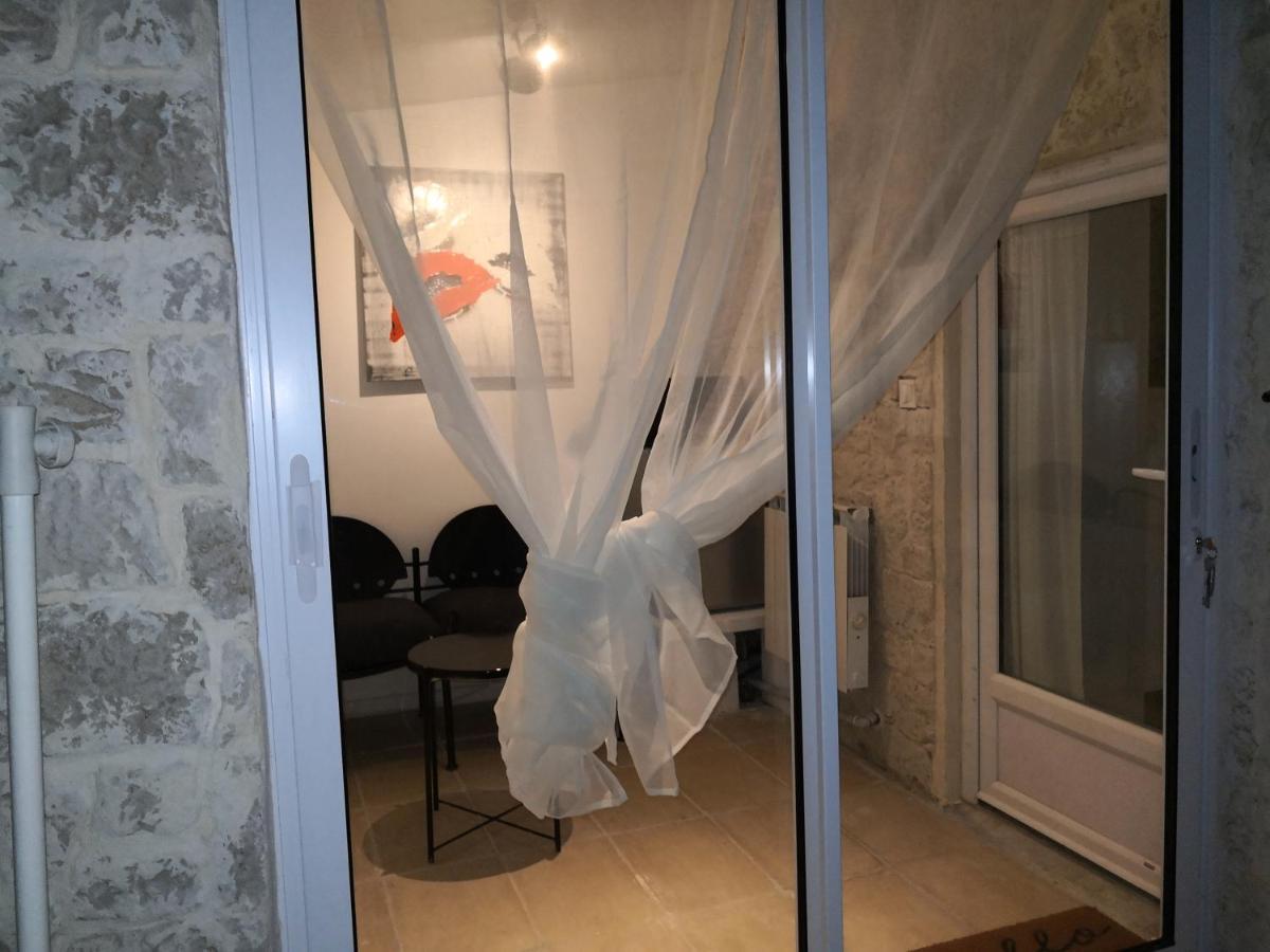 La Petite Maison De Lingling Mornas Eksteriør billede